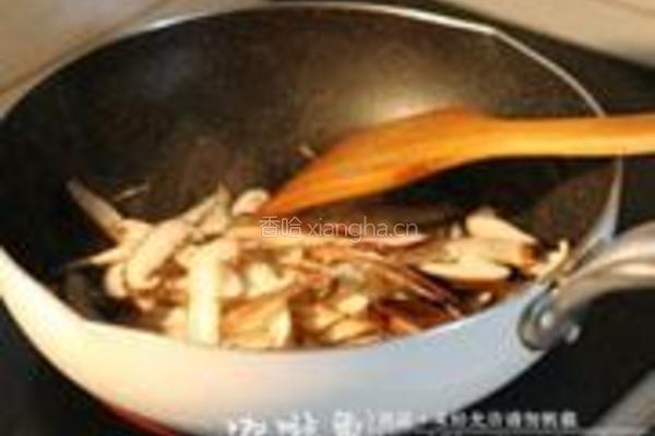 香菇干拌鲍鱼面的做法图解3