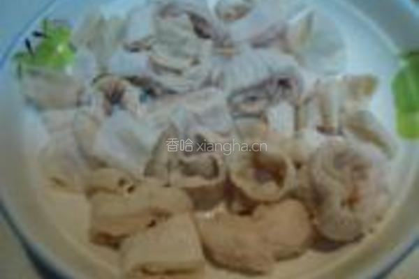 溜肥肠的做法图解1