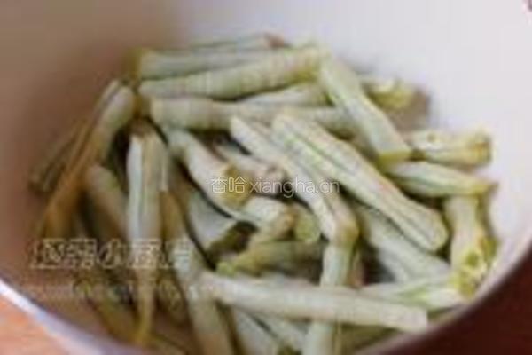 西红柿水煮老豇豆的做法图解2