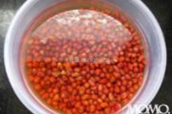 红豆鲫鱼汤的做法图解2