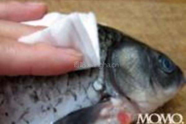 红豆鲫鱼汤的做法图解3