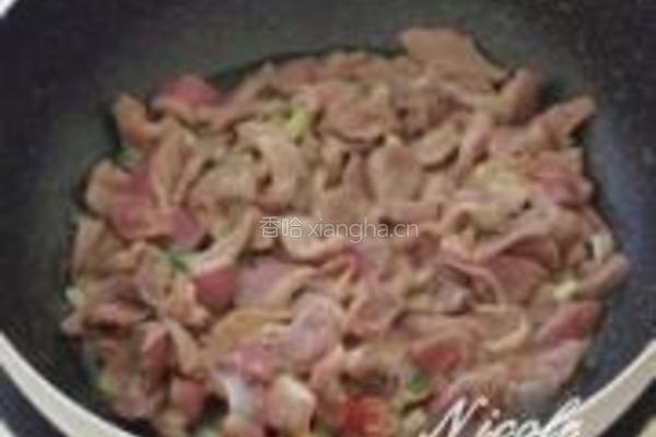 酸豆角炒鸡胗的做法图解4
