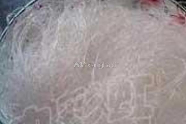 剁椒蒸丝瓜的做法图解1