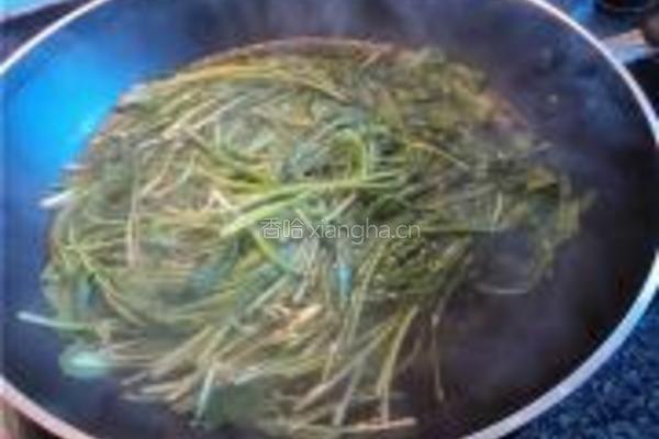 蒲公英汤米粉的做法图解1