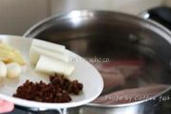 酸菜汆白肉的做法图解2