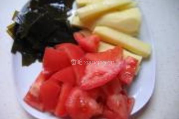 土豆番茄海带汤的做法图解2