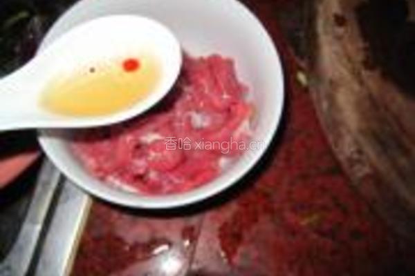 牛肉炒韭苔的做法图解2