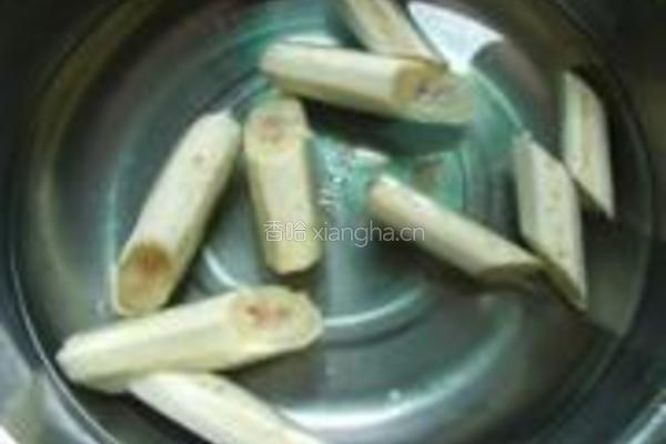 牛蒡鸡腿煲的做法图解2
