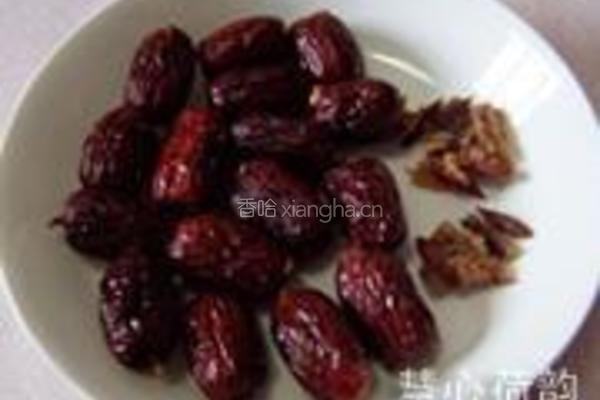蜜汁银耳红枣莲子枸的做法图解10