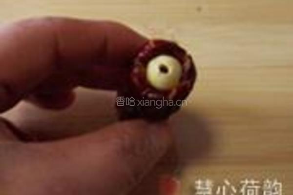 蜜汁银耳红枣莲子枸的做法图解12