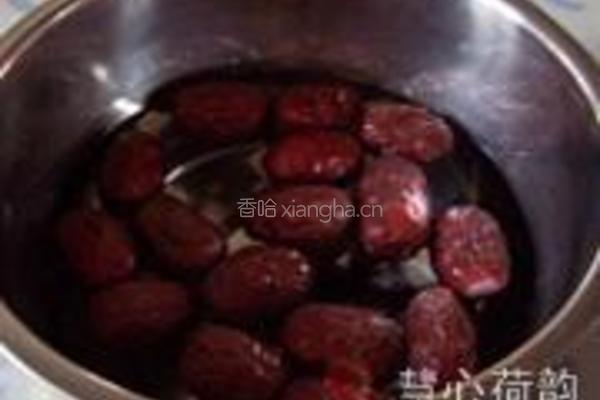 蜜汁银耳红枣莲子枸的做法图解5