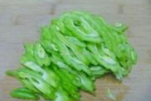 麻酱苦瓜的做法图解3