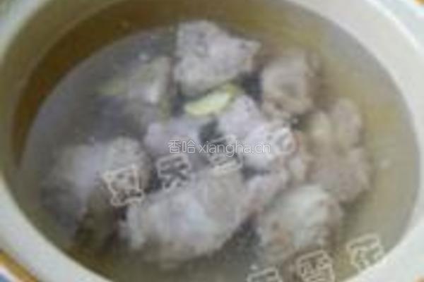 苦瓜排骨黄瓜汤的做法图解3