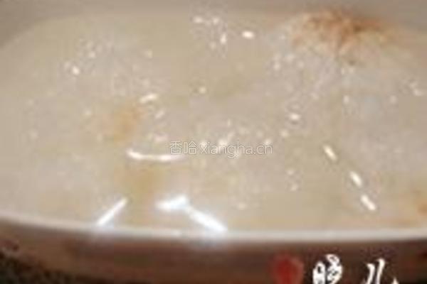 绿豆莲子银耳粥的做法图解3