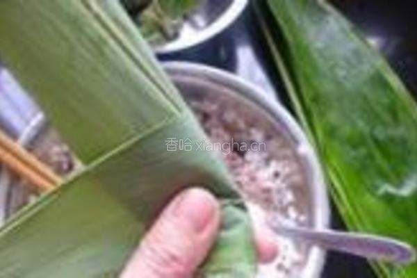 红豆花生蜜枣粽的做法图解6