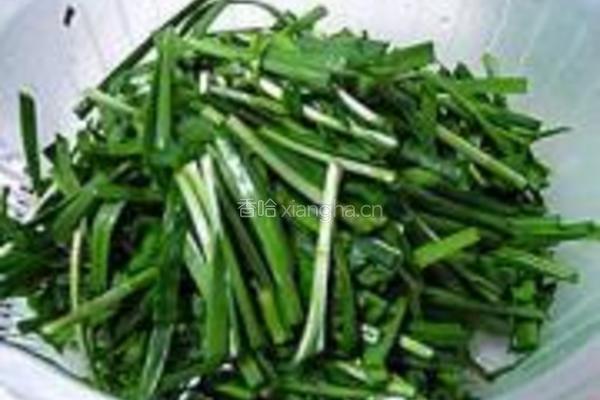 韭菜香菇炒肉丝的做法图解1