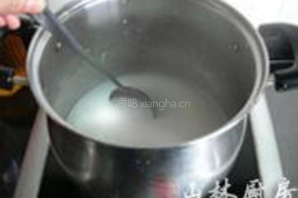 桃花菠萝西米露的做法图解5