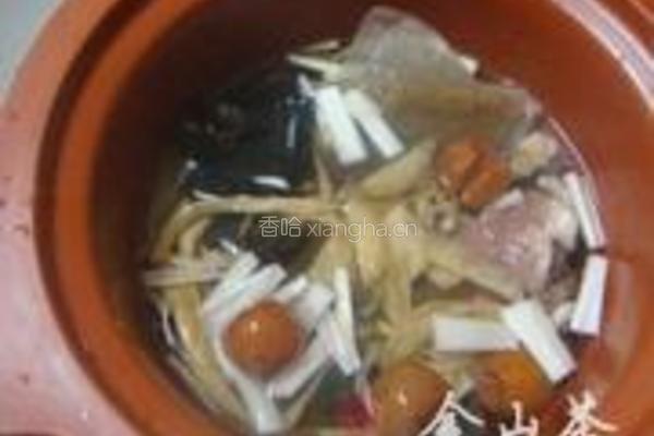 黄花海带牛尾汤的做法图解4