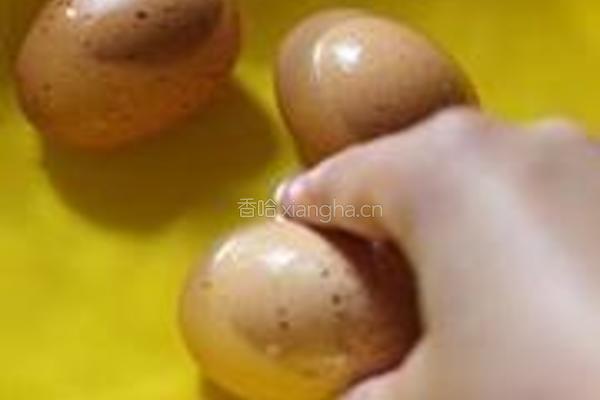 琥珀鸡蛋的做法图解4