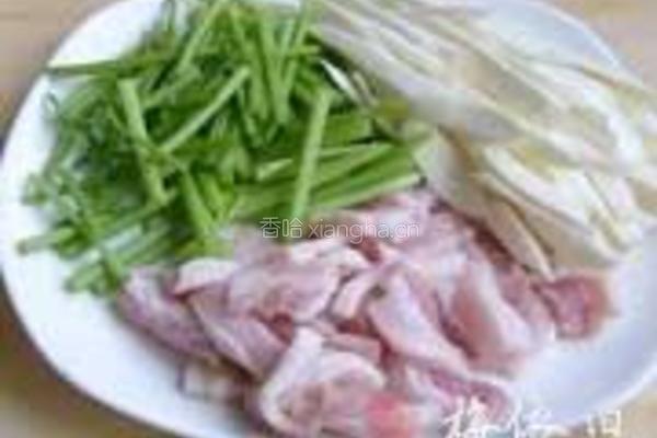 茭白茶树菇的做法图解1