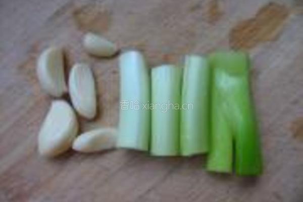 手撕包菜的做法图解3