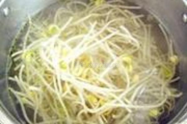 白灼豆芽茼蒿的做法图解4
