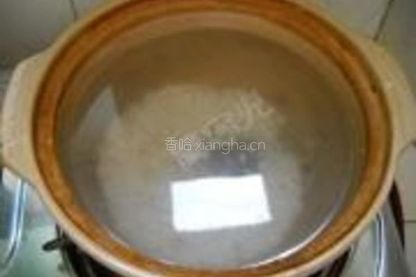 红枣薏仁菊花粥的做法图解4
