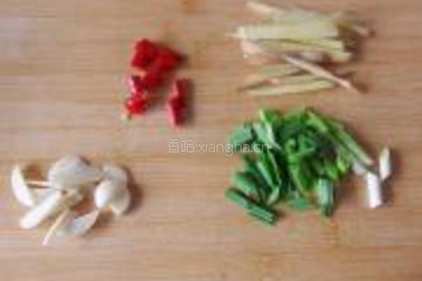 红烧栗子鸡块的做法图解3