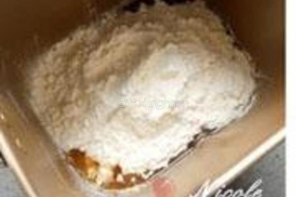 红糖核桃提子包的做法图解4
