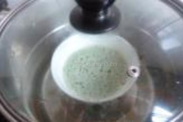 芹菜叶蒸蛋羹的做法图解5