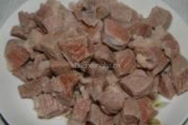牛肉炖胡萝卜的做法图解2