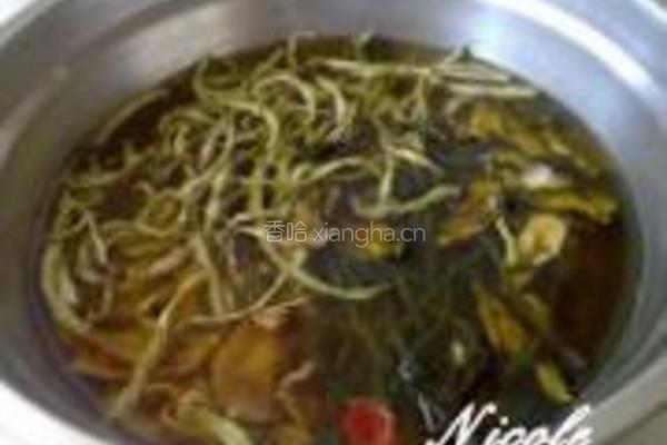 家味干菜烧五花肉的做法图解1