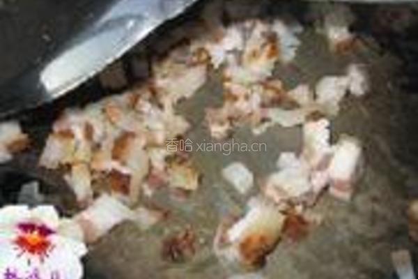 腊肉土豆焖饭的做法图解1