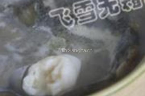 沙锅鲫鱼蚕豆汤的做法图解6