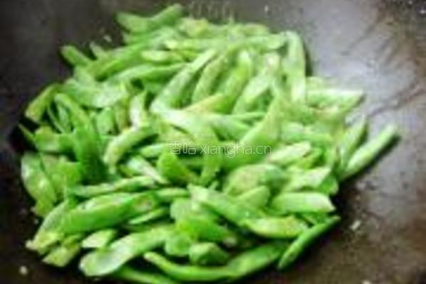 豆角烩玉米的做法图解4