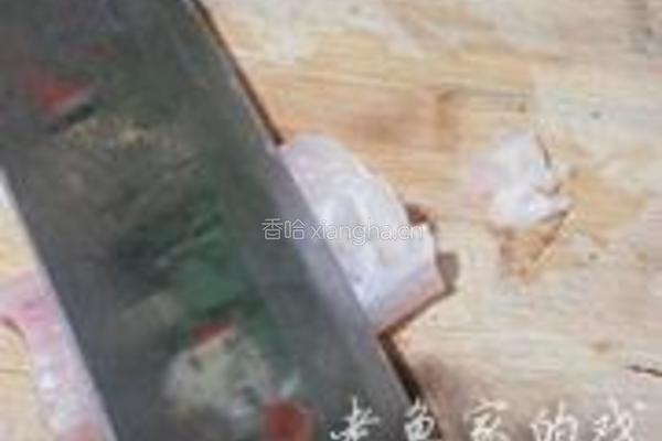 鱼茸蒸秋葵的做法图解1