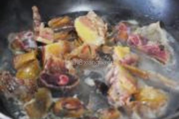 咸鸡黄花菜煲的做法图解3