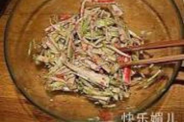 凉拌黄瓜蟹肉丝的做法图解6