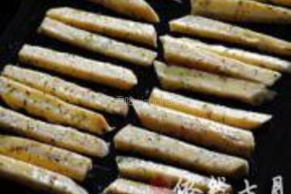 橄榄油香草烤红薯条的做法图解5