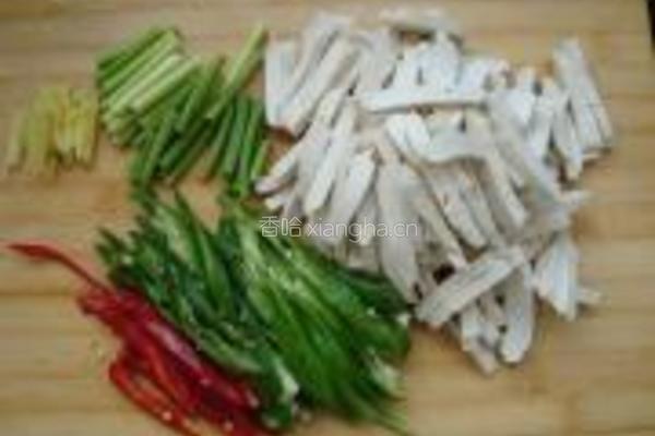素炒白豆干的做法图解1