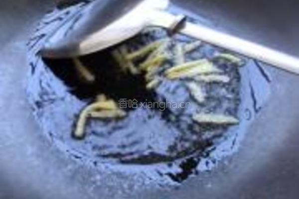 干剥皮鱼炒胡萝卜的做法图解3