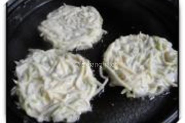土豆萝卜丝饼的做法图解6