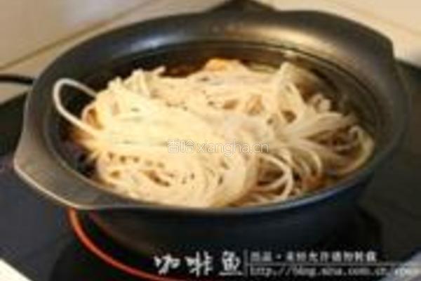 小鸡炖榛蘑的做法图解10