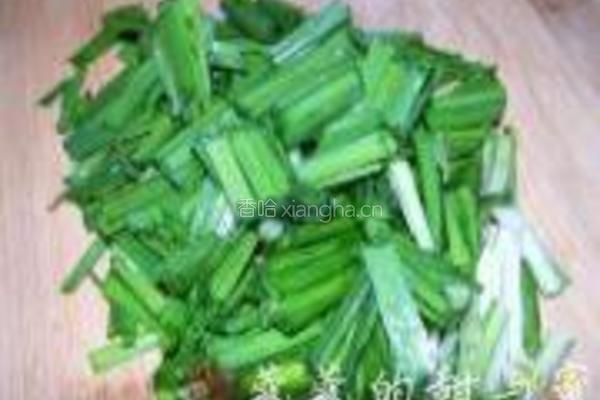 小河虾炒韭菜的做法图解2
