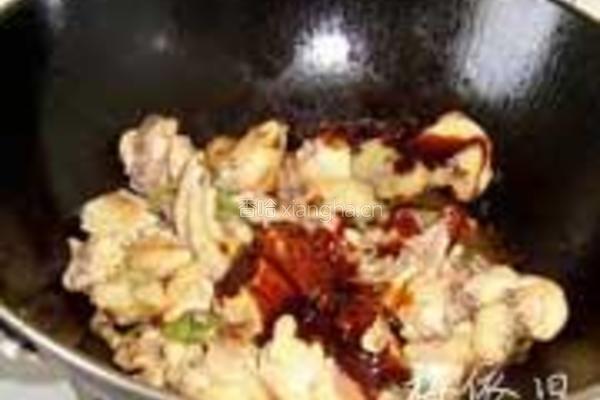 崂山松蘑炖鸡的做法图解4