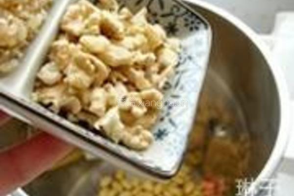 麦香核桃豆浆的做法图解4