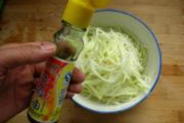 凉拌苤蓝丝的做法图解9