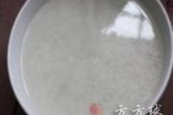 腊肠香菇煲仔饭的做法图解1