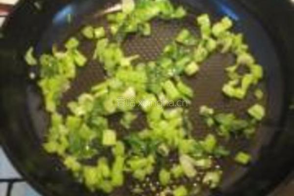 竽头芹菜海米粥的做法图解7