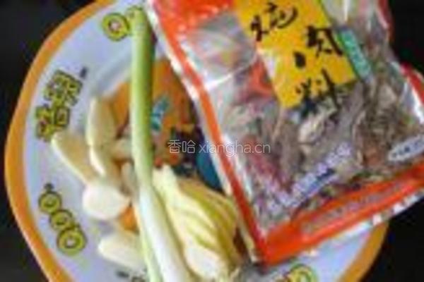 红卤鸡胗花的做法图解1